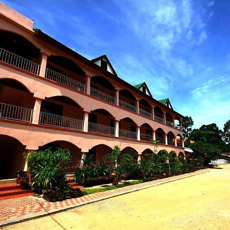 Lotus Friendly Hotel Чавенг Экстерьер фото